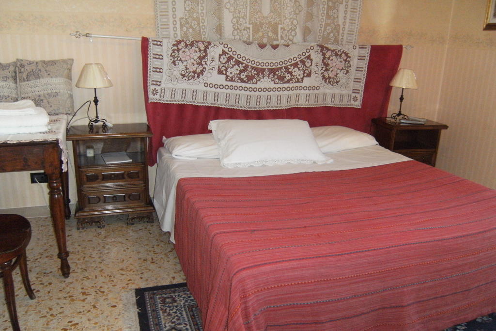 Bed and Breakfast Emily à Stroncone Chambre photo